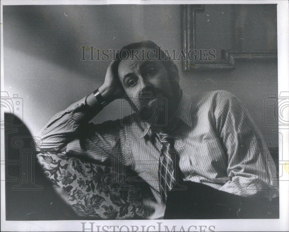 1971 Press Photo Gilbert Gates Director Never Sang Fath- RSA53363- Historic Images