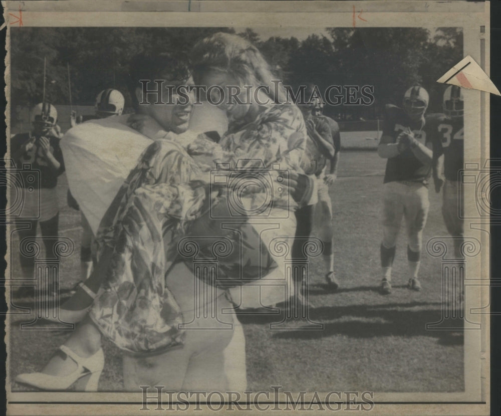 1970 Press Photo Actress Ann-Margret And Rock Perdoni- RSA53765- Historic Images