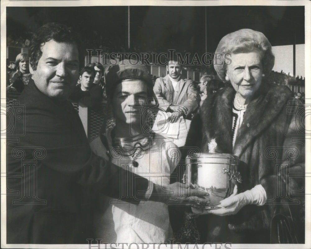 1972 Press Photo Mrs. Laurance Armour & Handicap Winner- RSA54209- Historic Images