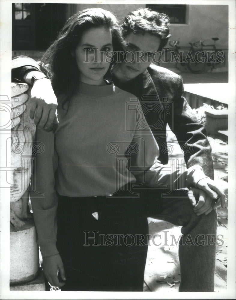 1989PressPhotoAnnabeth Gish in When he's not a Stranger- RSA56425- Historic Images