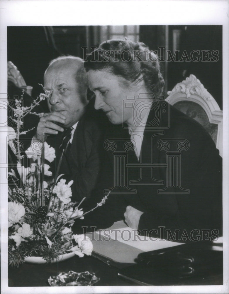 1956 Press Photo Klompe Dutch First Woman Minister- RSA57345- Historic Images