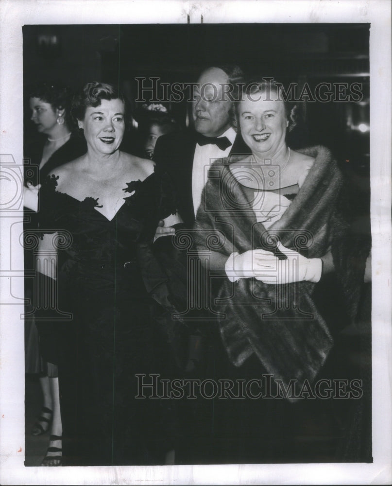 1955 Press Photo Homer And Janis Lange At Formal Event- RSA57553- Historic Images