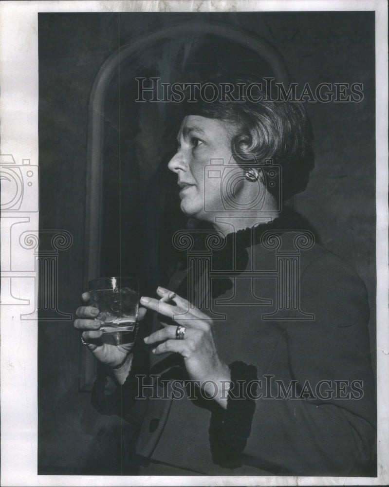 1969 Press Photo Mrs Robert Nixon Glore- Historic Images