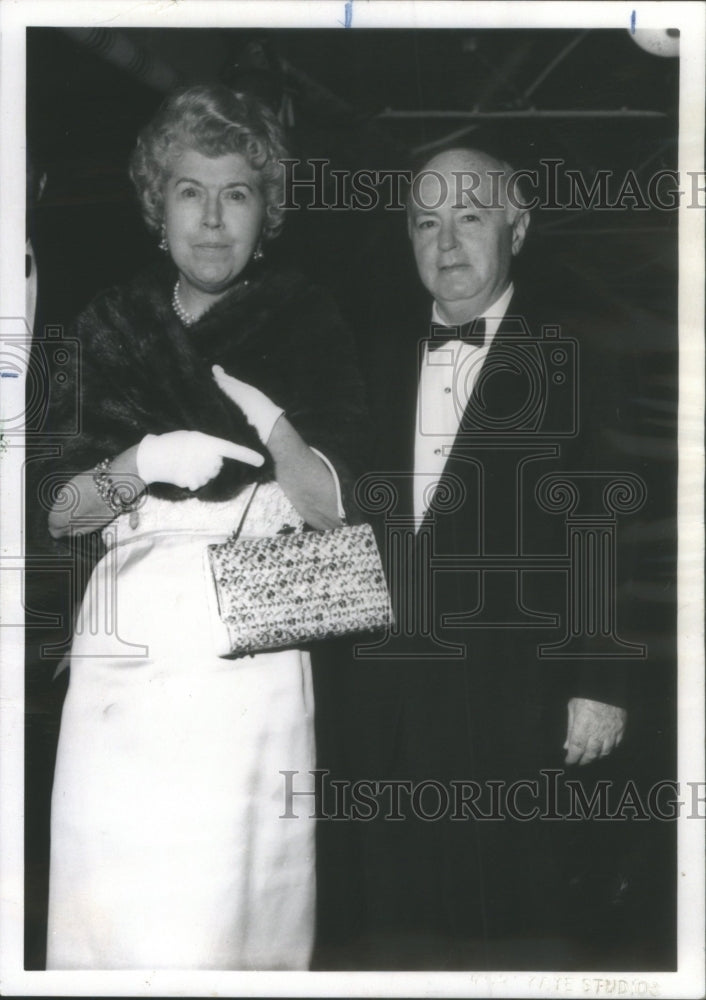 1969 Press Photo Mrs. Margarite Knighton And Patrick J. Buckley In Palm Beach- Historic Images