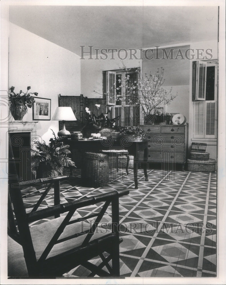 1981 Press Photo Decorative Stenciling By Adele Bishop- RSA60897- Historic Images