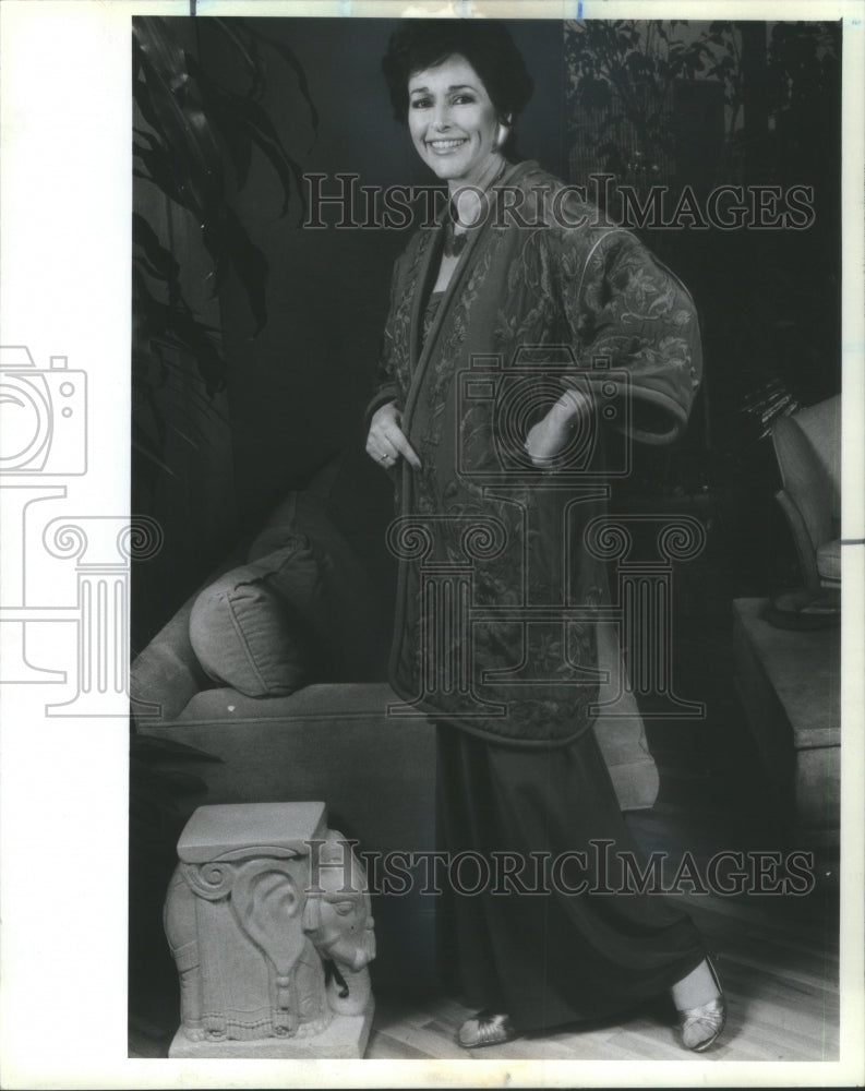 1984 Press Photo Fashion Designer Becky Bisoulis- RSA60959- Historic Images