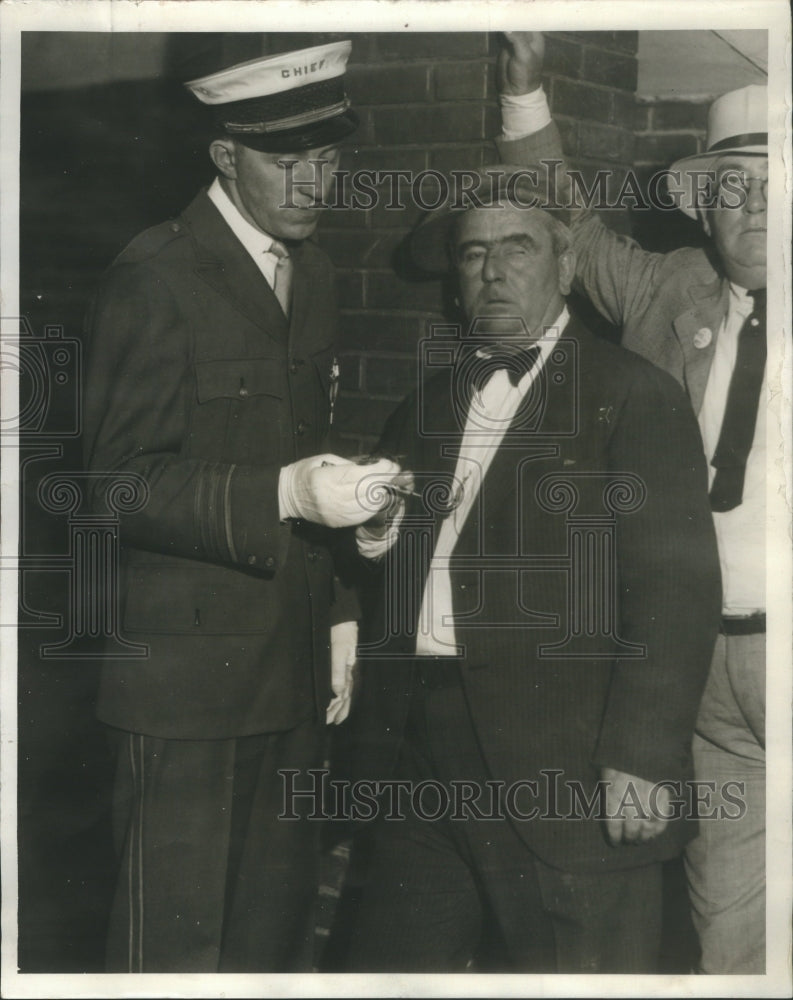 1932 Press Photo One-Eyed Connolly Gets Convention Badge of 20 years- RSA61383- Historic Images
