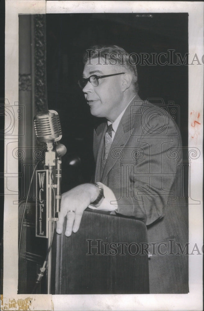 1952 Press Photo Dr Lawrence Kimpton chancellor Chicago University speaks crowd- Historic Images