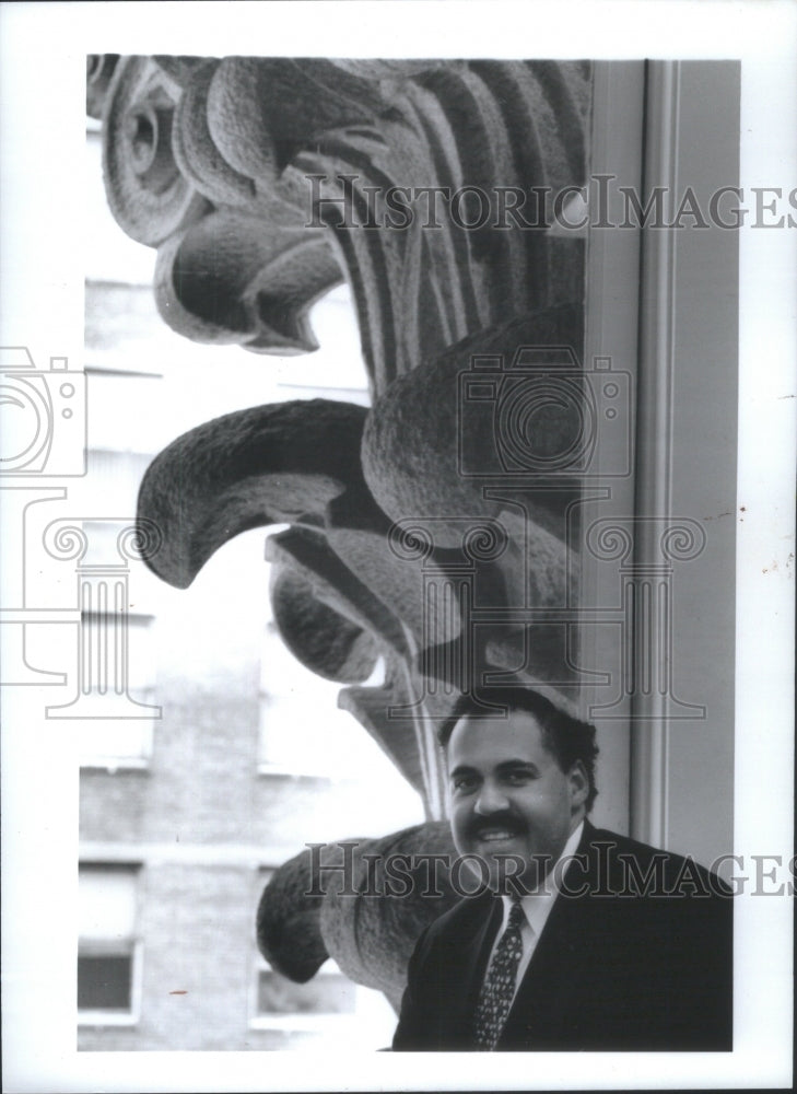 1994 Press Photo Graham Grady City Hall embattled building office People- Historic Images