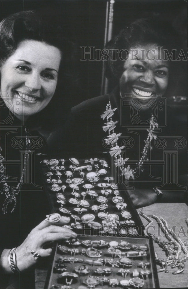 1974 Press Photo $3,000 Zuni Needlepoint Necklace of Silver and Turquoise- Historic Images