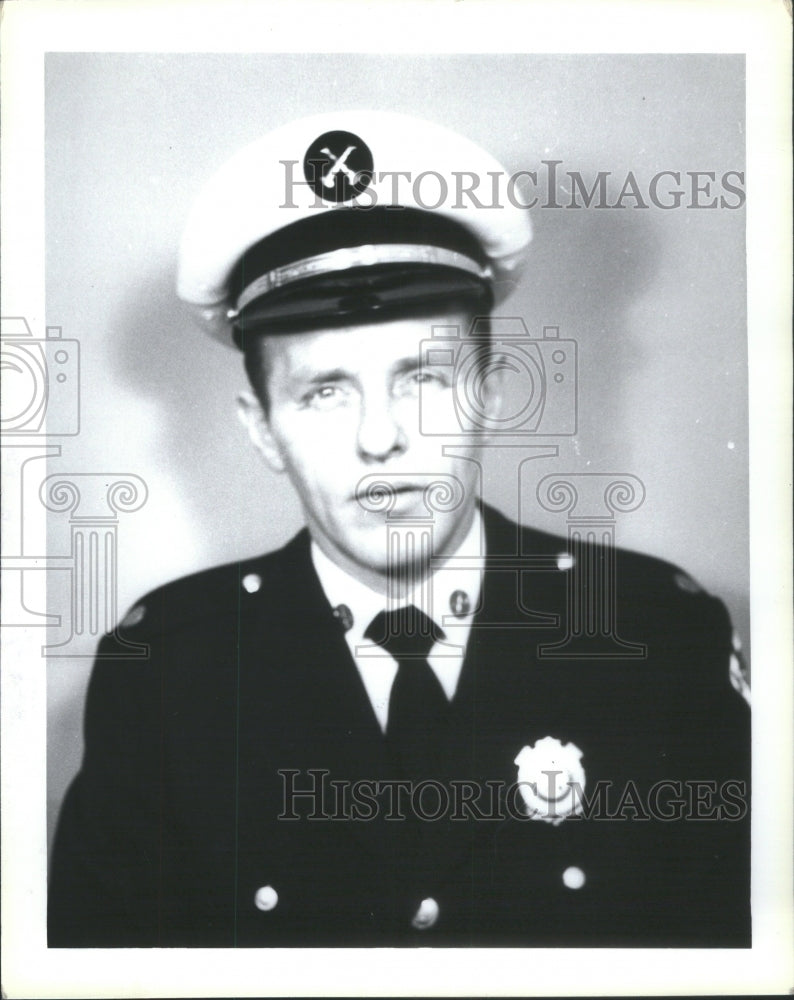 1981 Press Photo Robert Hanley, Deputy District Chief- Historic Images