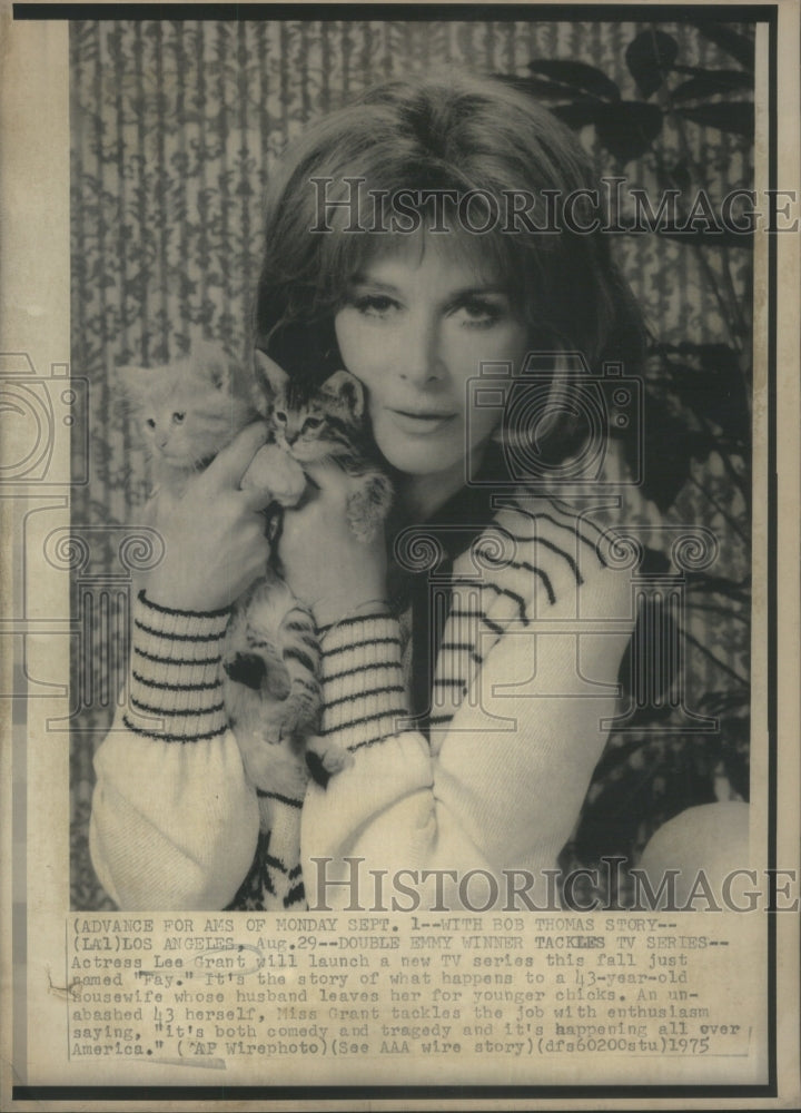 1975 Press Photo Lee Grant launch TV Series Housewife Los Angels Comedy- Historic Images