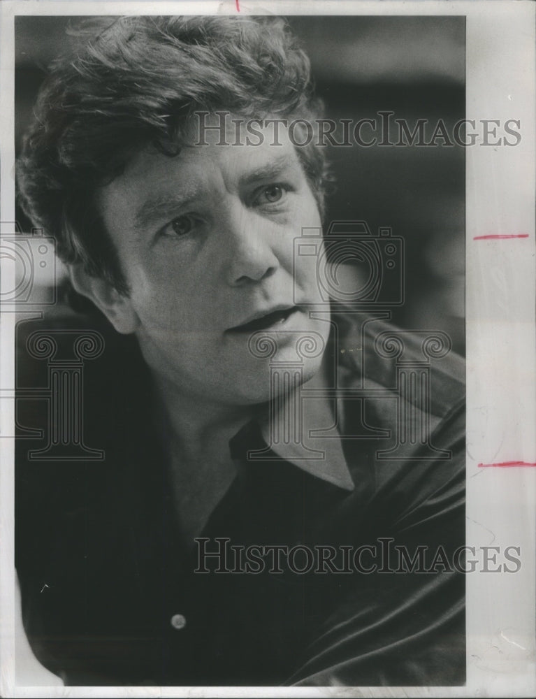 1977 Press Photo Albert Finney - RSA65601- Historic Images
