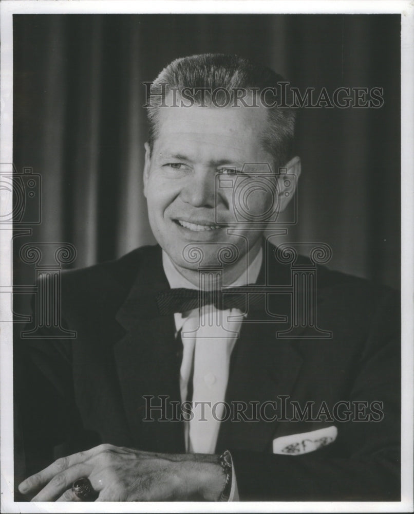 1958 Press Photo Alexander Field Jr manager Special broadcasting services - Historic Images