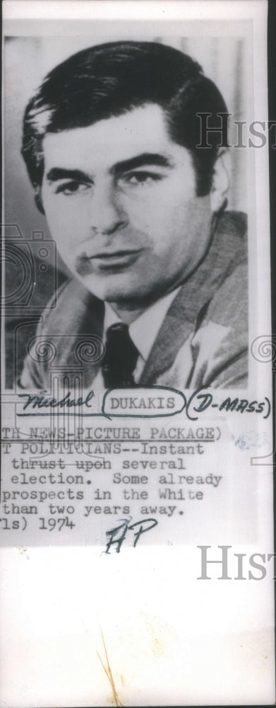 1974 Press Photo Michael Dukakis Politician instant thrust- RSA67769- Historic Images