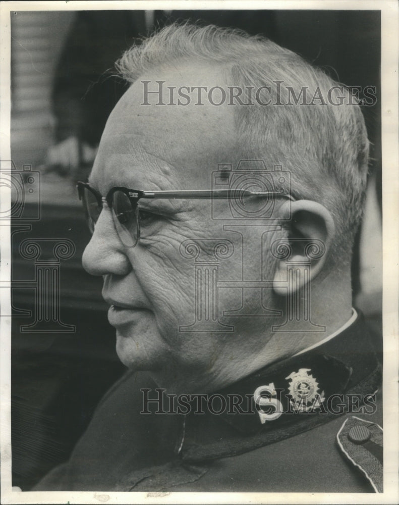 1966 Press Photo Commissioner Paul J Carlsod Salvation- RSA67943- Historic Images