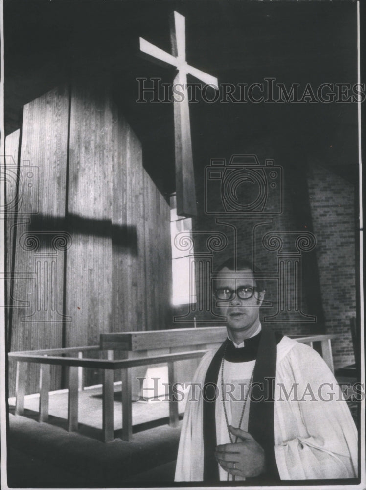 1971 Press Photo Rev Dennis Anderson Of Lutheran Church Of the Good Shepherd- Historic Images