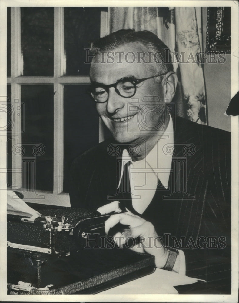 1957 Press Photo Edward Ted Harbert Comcast CEO NBC chairman- RSA68531- Historic Images