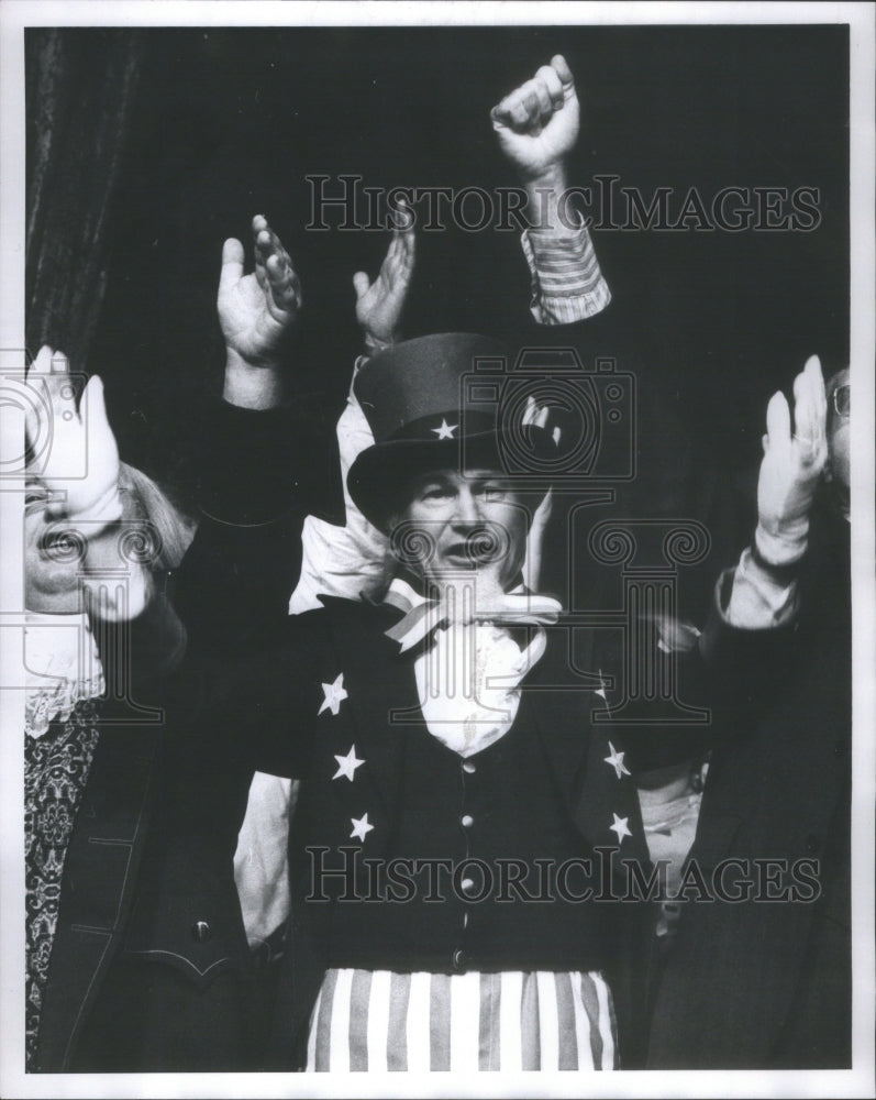 1975 Press Photo Uncle Sam Holland Capper Bar Association Annual Production- Historic Images