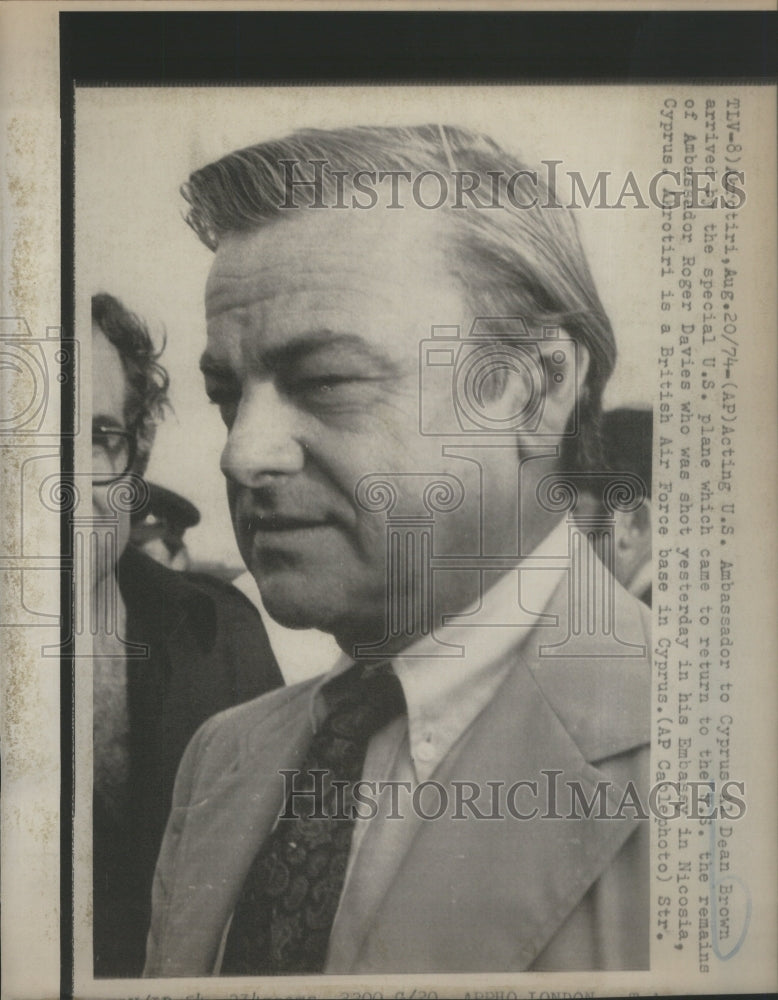 Press Photo Acting U.S. Ambassador to Cyprus Al Dean Brown Arrived Plane- Historic Images