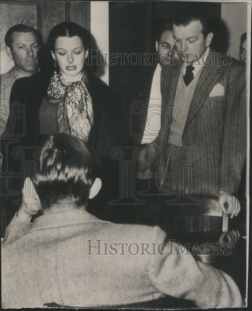 1946 Press Photo Heady Lamarr Milton Stephany Burglary Suspect film star- Historic Images