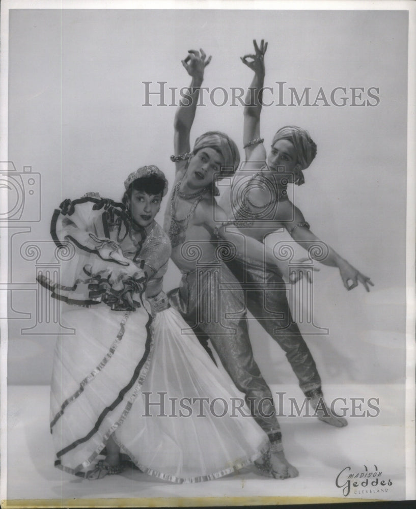 1952 Press Photo Helen Lambert Trio in New Opera Club.- RSA72343- Historic Images