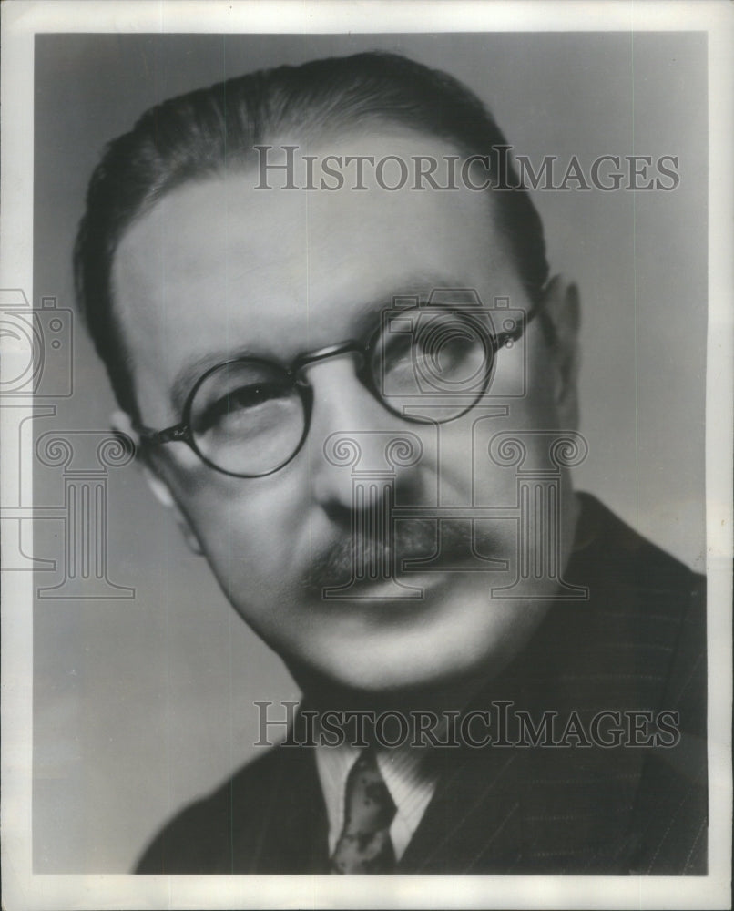 1954 Press Photo Howard Lindsay American Actor &amp; Director - Historic Images