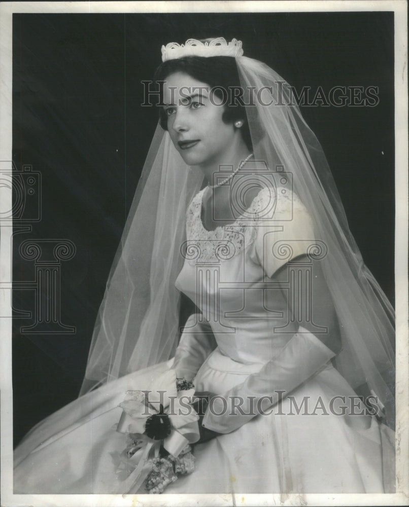 1958 Press Photo Mrs. Lenox Lohr Jr. in her wedding dress.- RSA73483- Historic Images