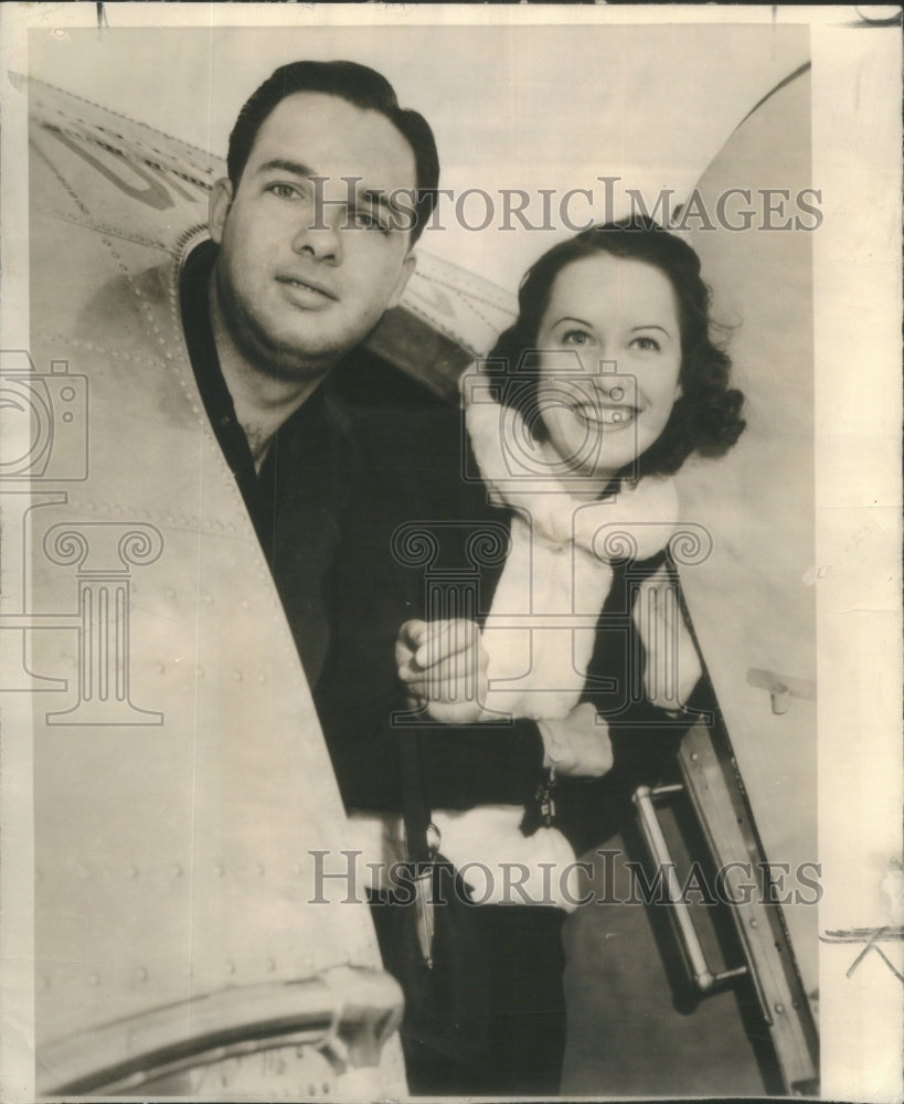 1938 Press Photo Bob Crosby Orchestra Leader Brother Bing Crosby-Denver Airport- Historic Images
