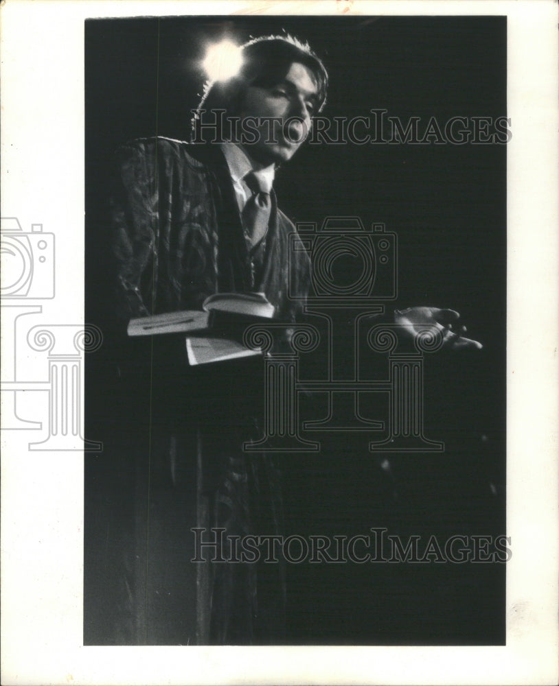 1975 Press Photo Gregg Flood Young Actor Graduated Northwestern University - Historic Images