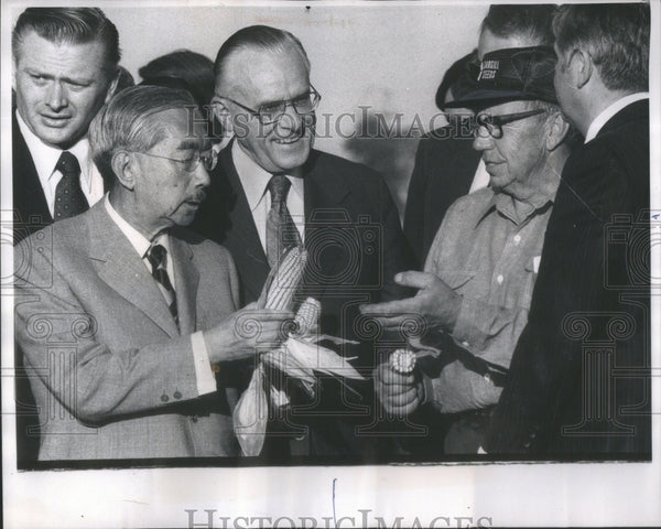 1975 Press Photo Emperor Hirohito Agriculture Secretary Earl Butz Ill ...