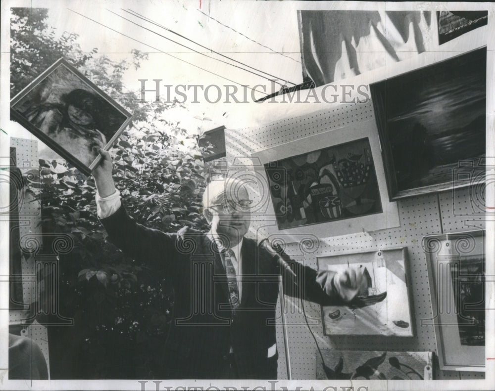 1967 Press Photo TV Personality P.J. Hoff Served As Honorary Auctioneer- Historic Images