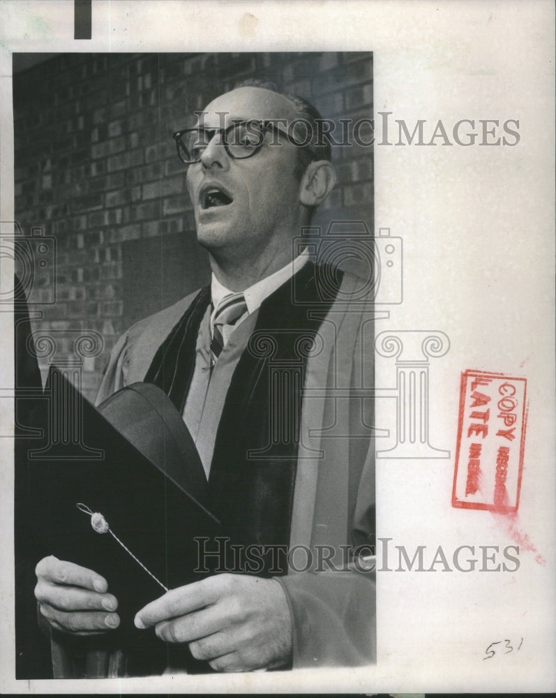 1970 Press Photo Eugene Hotchkiss speech ceremony President Lake Forest College- Historic Images