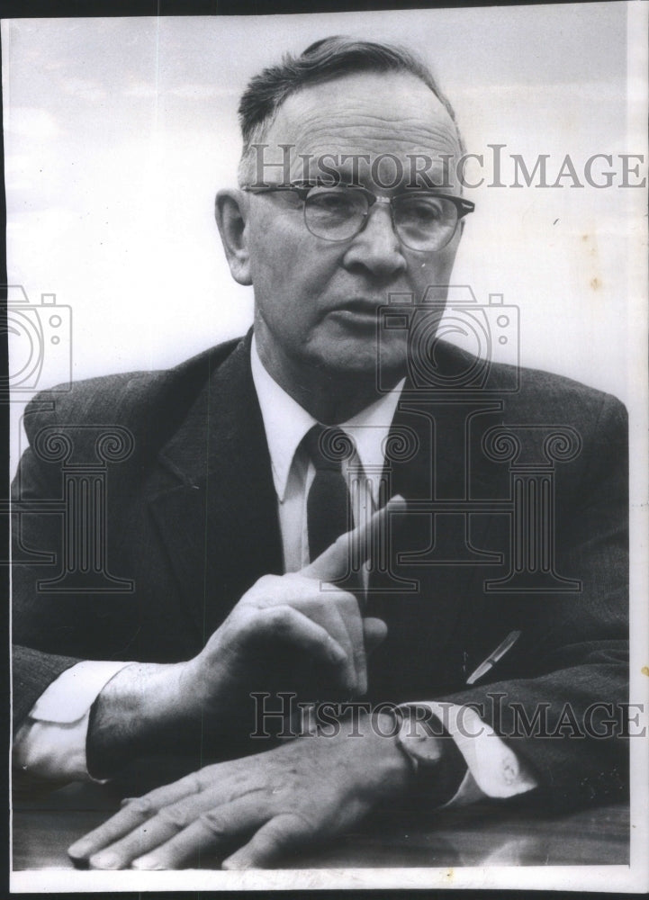 1971 Press Photo Rev. Robert Horton Prison Visitation Service War Objecter- Historic Images
