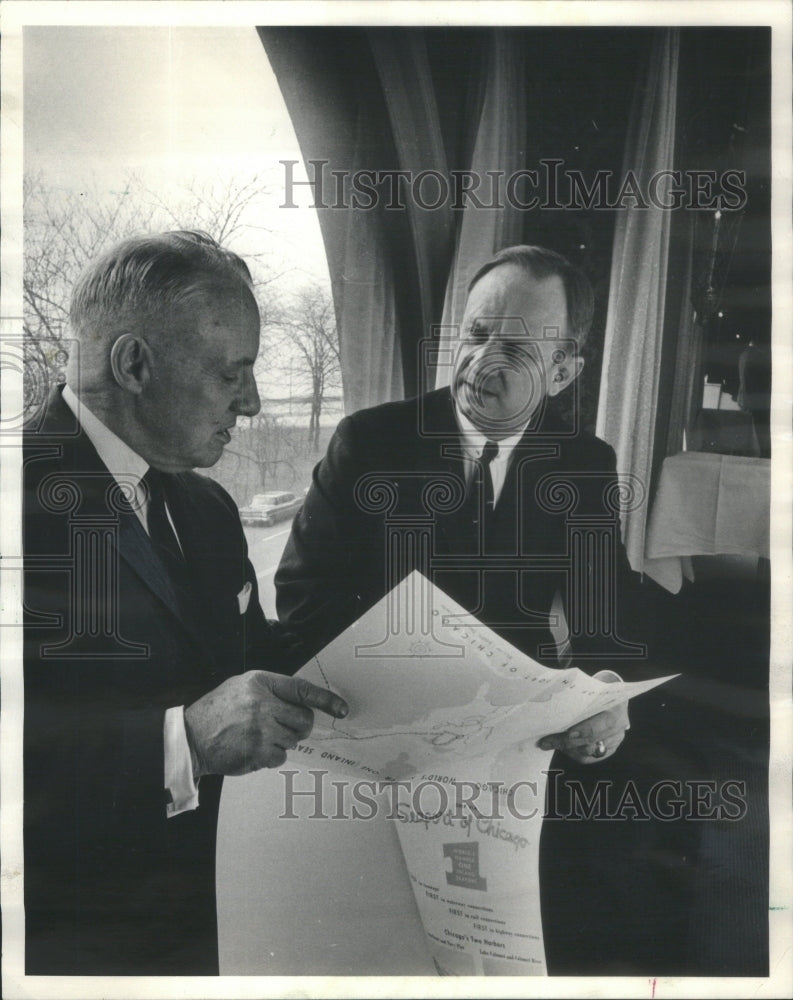 1966 Press Photo Capt Jack Manle Chicago Port Authority head Adm John Harllee- Historic Images