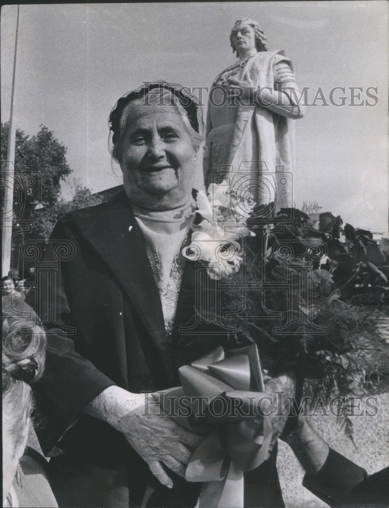 1966 Press Photo Christopher Columbus Statue Unveiling Columbus Plaza- Historic Images