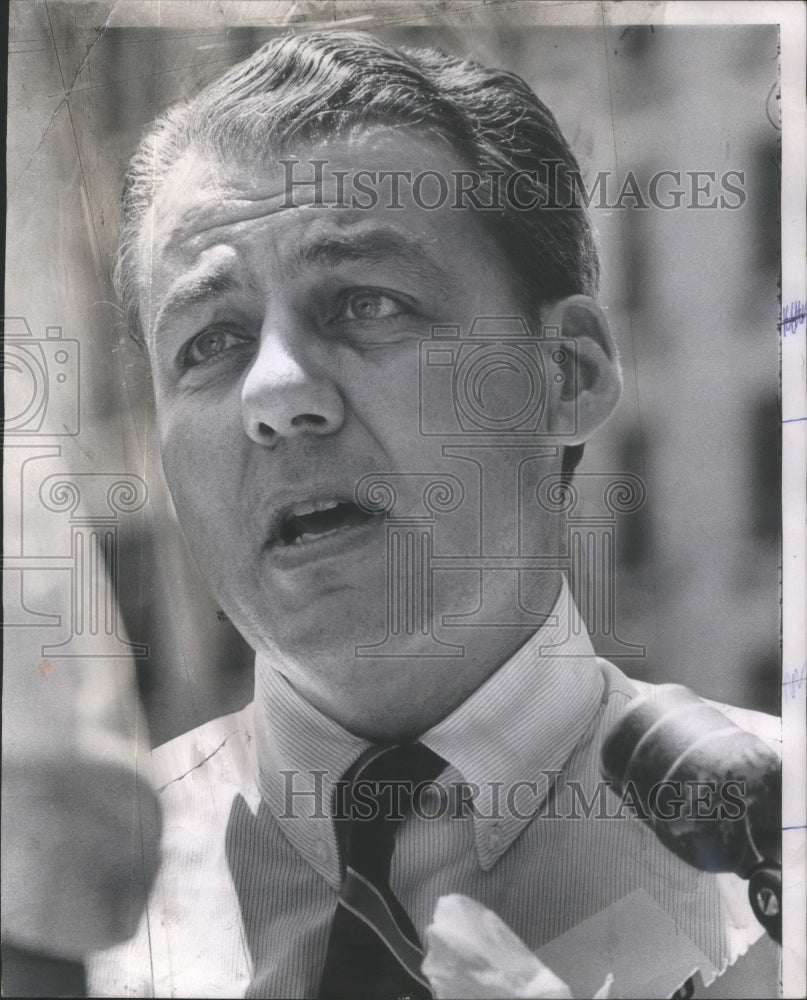 1968 Press Photo John Henry Altorfer campaigns gentleman Personality- RSA84205- Historic Images