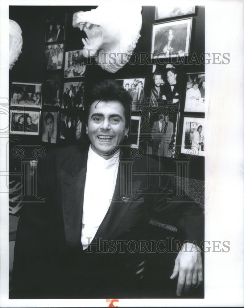 1989 Press Photo Alexanders Restaurant Chef Owner Chicago- Historic Images