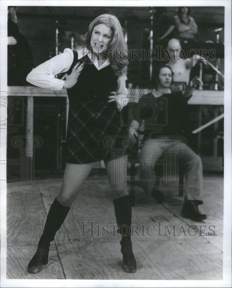 1974 Press Photo Actress Cynthia Dalbey In The Tooth Of Crime- RSA84897- Historic Images