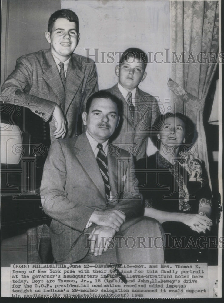 1948 Press Photo Governor Thomas Dewey-New York-Sons-Family Governor Headquarter- Historic Images
