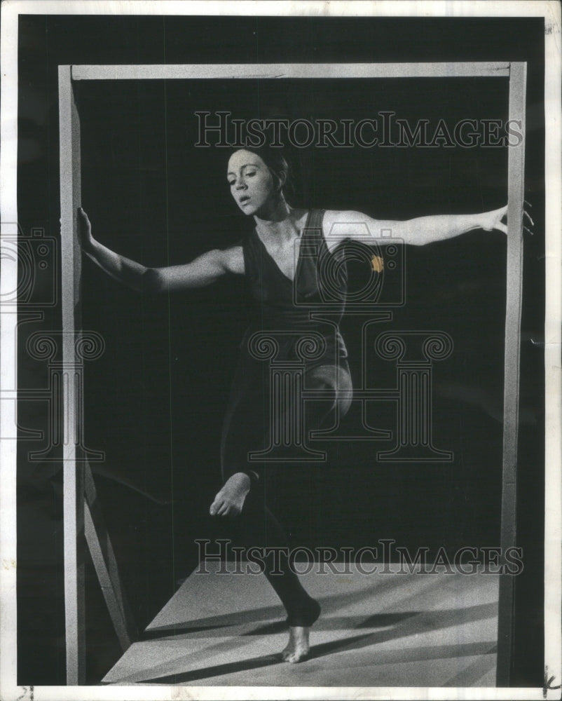 1974 Press Photo Crinne Heath Ensemble Dance Company production performance show- Historic Images