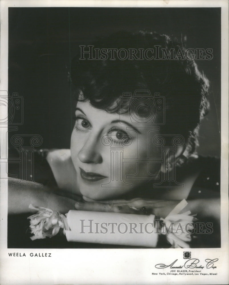 1961 Press Photo Weela Gallez dining comedienne Ben Orloff Cart Restaurant- Historic Images