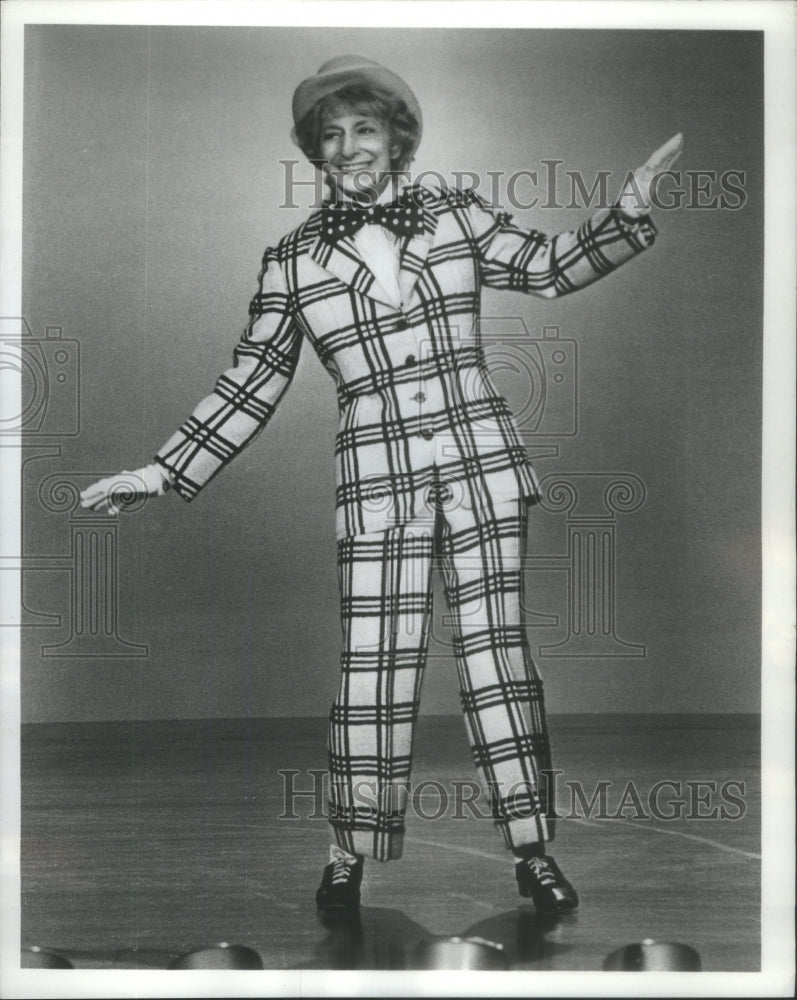 19794 Press Photo Dora Hall (Singer)- RSA89623- Historic Images