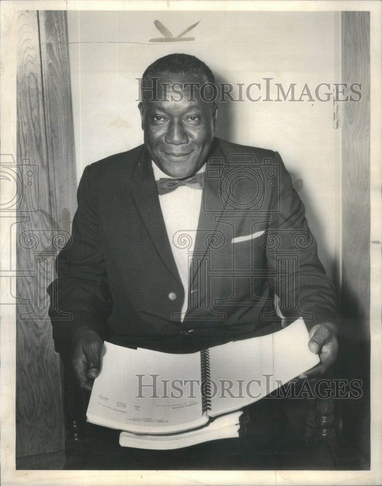 1963 Press Photo First Black Assistant School Superintendent Cook County Johnson- Historic Images