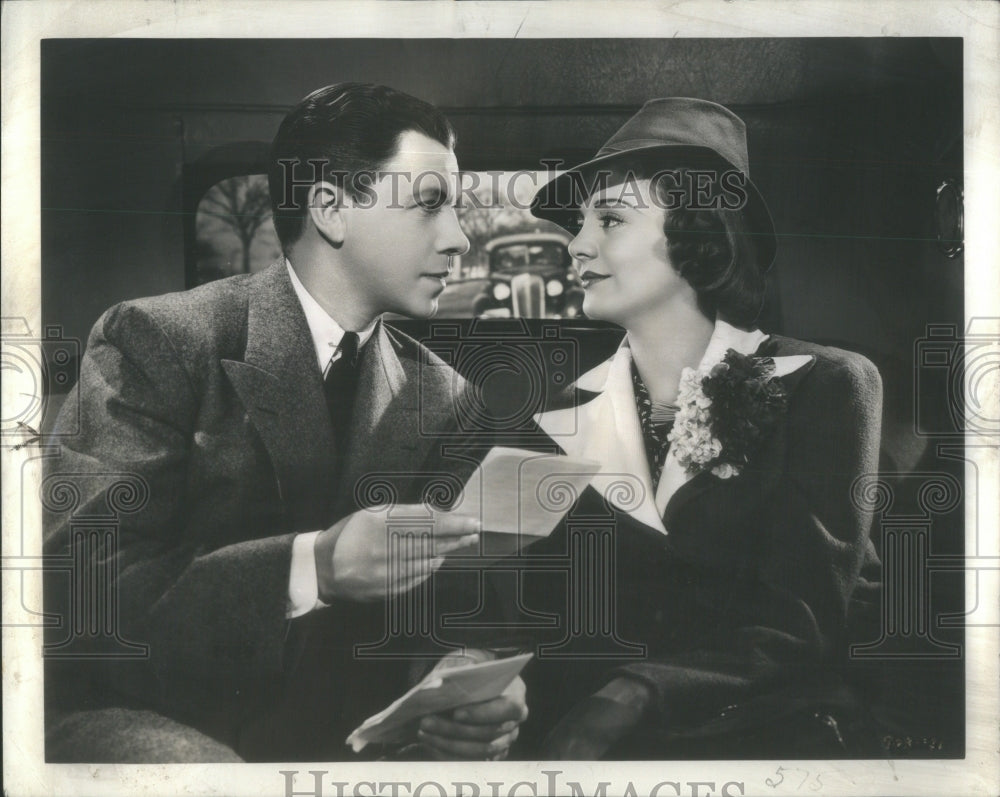 1938 Press Photo Andrea Leeds George Murphy Letter Of Introduction- Historic Images