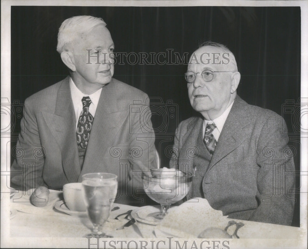 1952 Press Photo Mayor Martin H. Kennelly And Oscar E. Hewitt- Historic Images