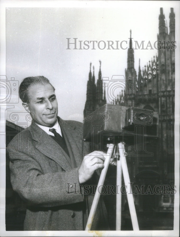 1955 Press Photo Leo Lottici Engineer All Around Camera- Historic Images