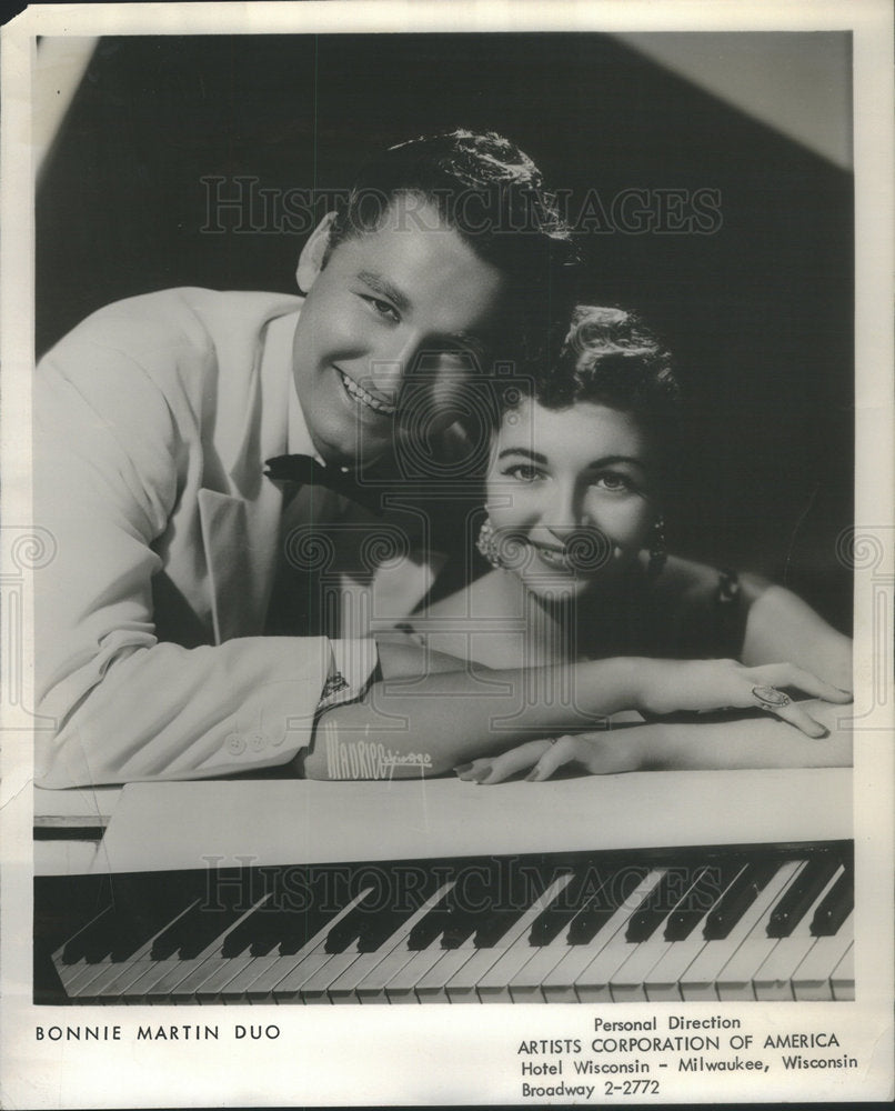 1957 Press Photo Bonnie Martin Duo Valley View Farm Wolf Nat King Ink Spots Film