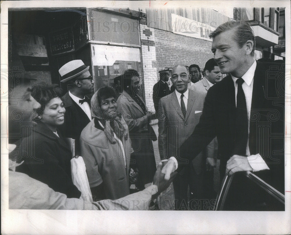 1968 Press Photo New York Mayor John Lindsay Shakes Hands Political Campaign