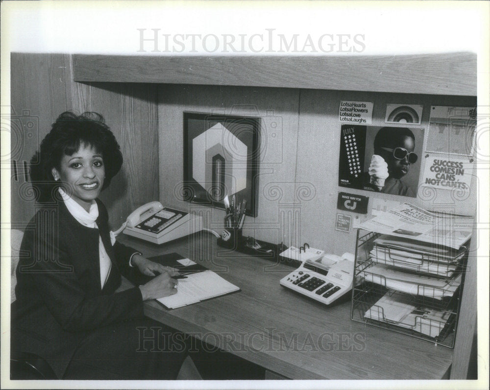 1985 Press Photo Cynthia Johnson United States Chicago City Businesswoman